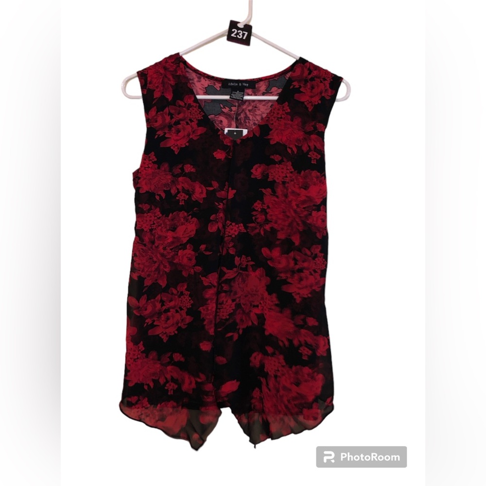 ADELE & MAY Black/Red V-neck Floral Knit Tank Sz S